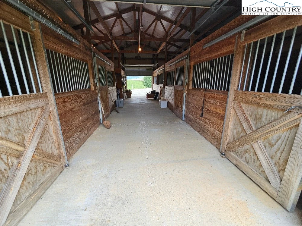 Image number 2 for the current listing