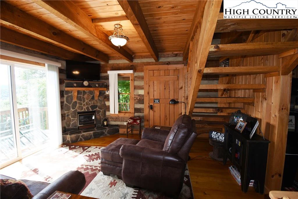 Image number 16 for the current listing