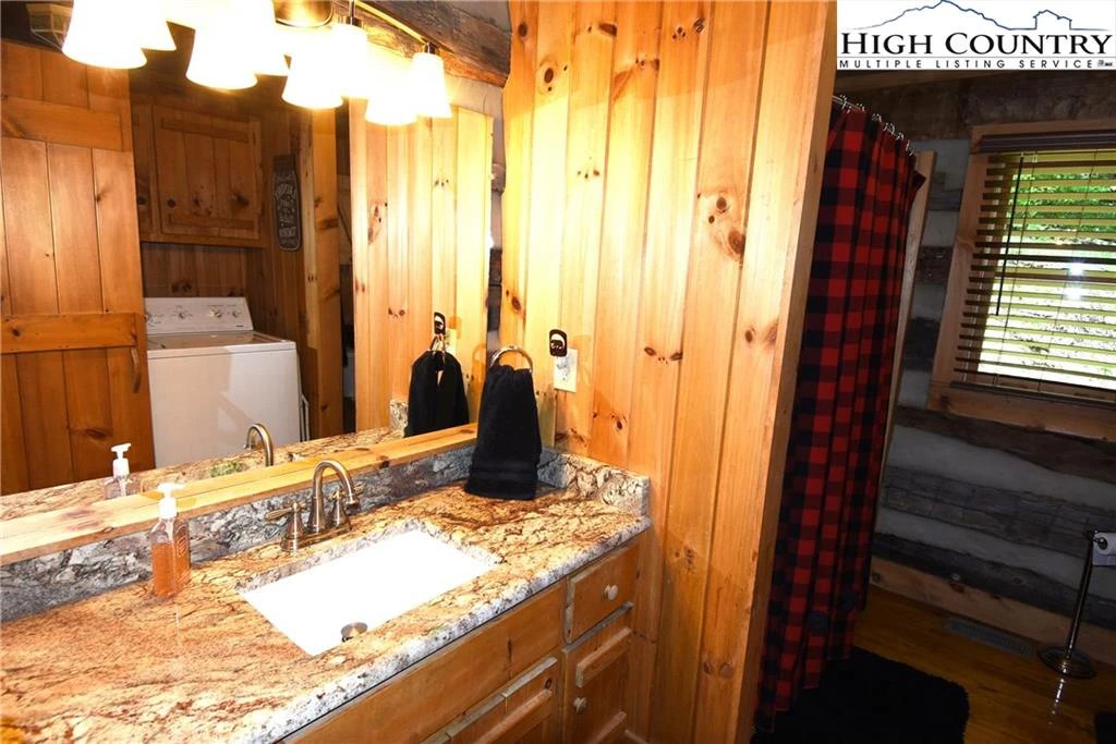 Image number 12 for the current listing