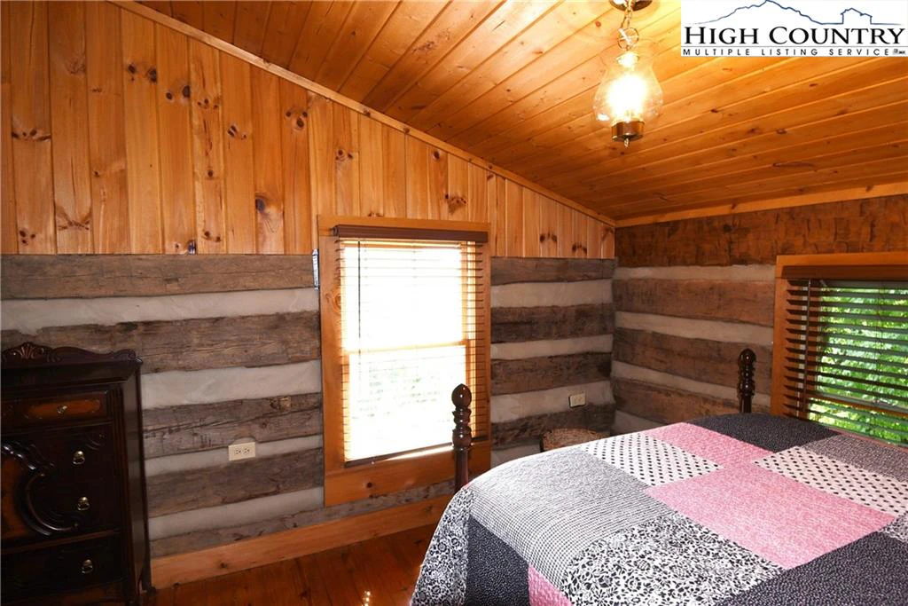 Image number 7 for the current listing