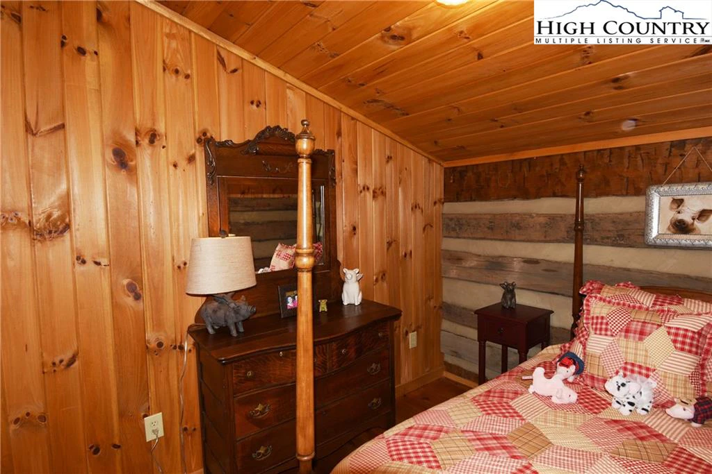 Image number 5 for the current listing