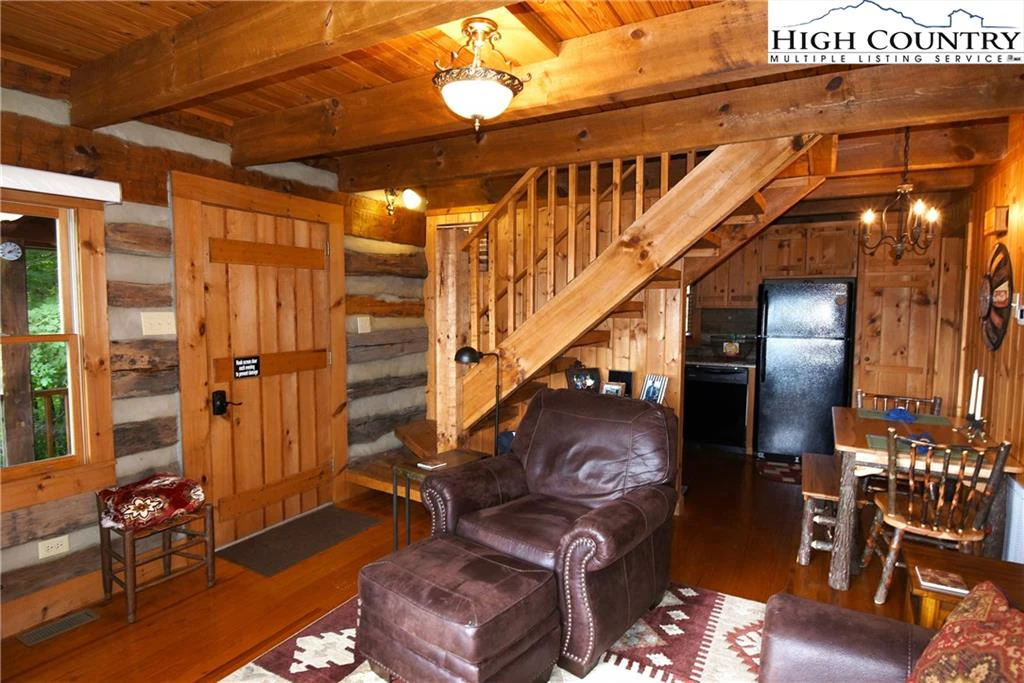 Image number 18 for the current listing