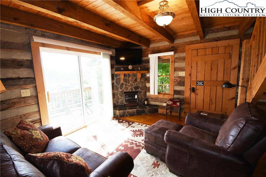 Image number 17 for the current listing