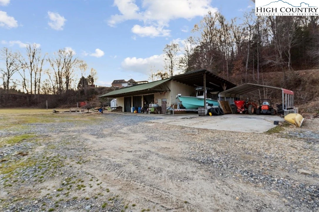 Image number 18 for the current listing