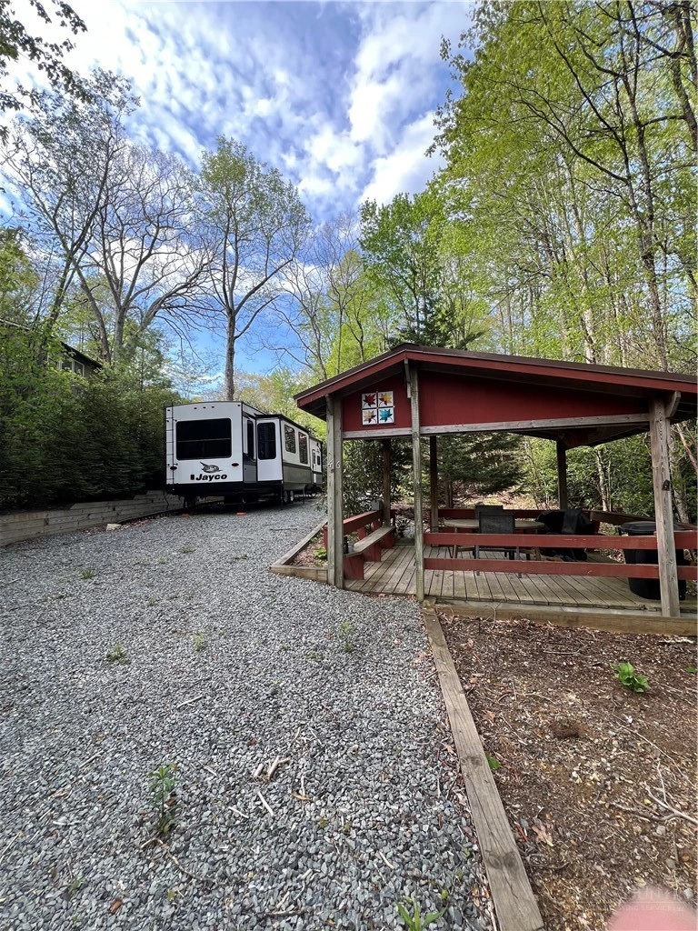 Image number 1 for the current listing
