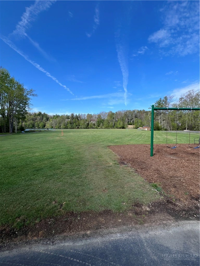 Image number 15 for the current listing