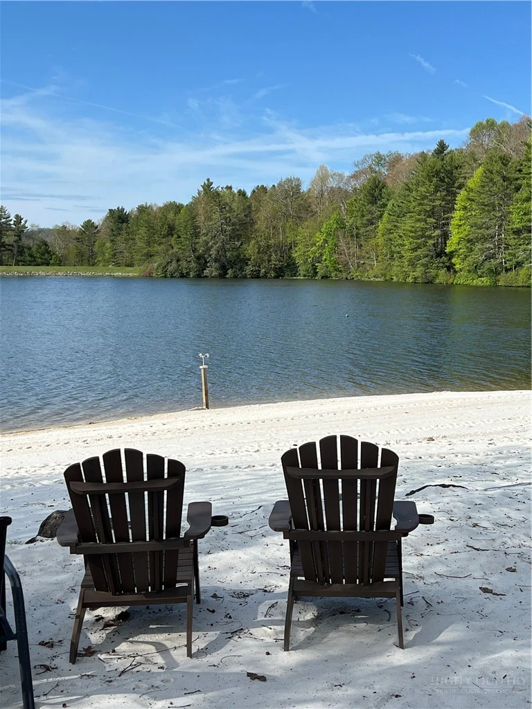 Image number 12 for the current listing