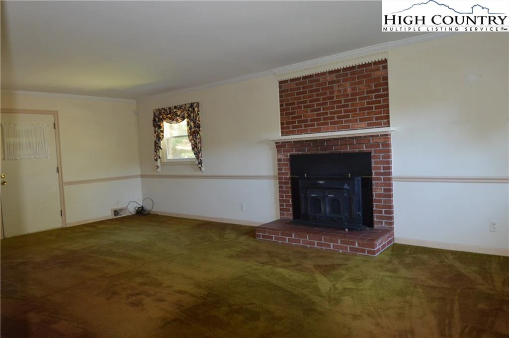 Image number 6 for the current listing