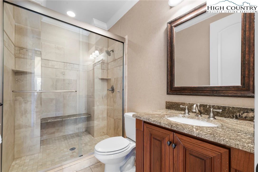 Image number 5 for the current listing