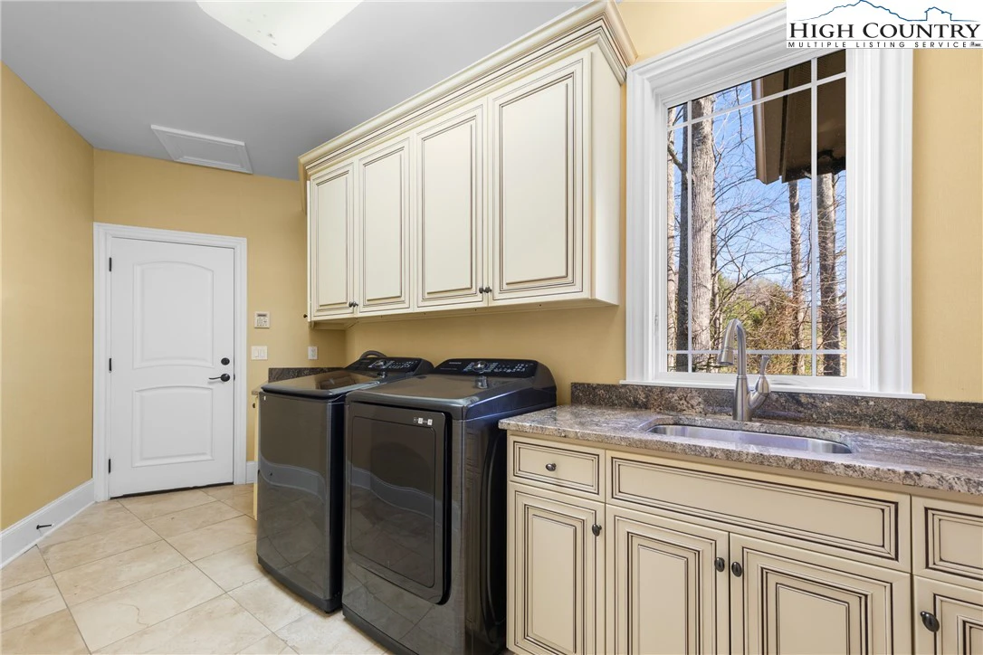 Image number 6 for the current listing