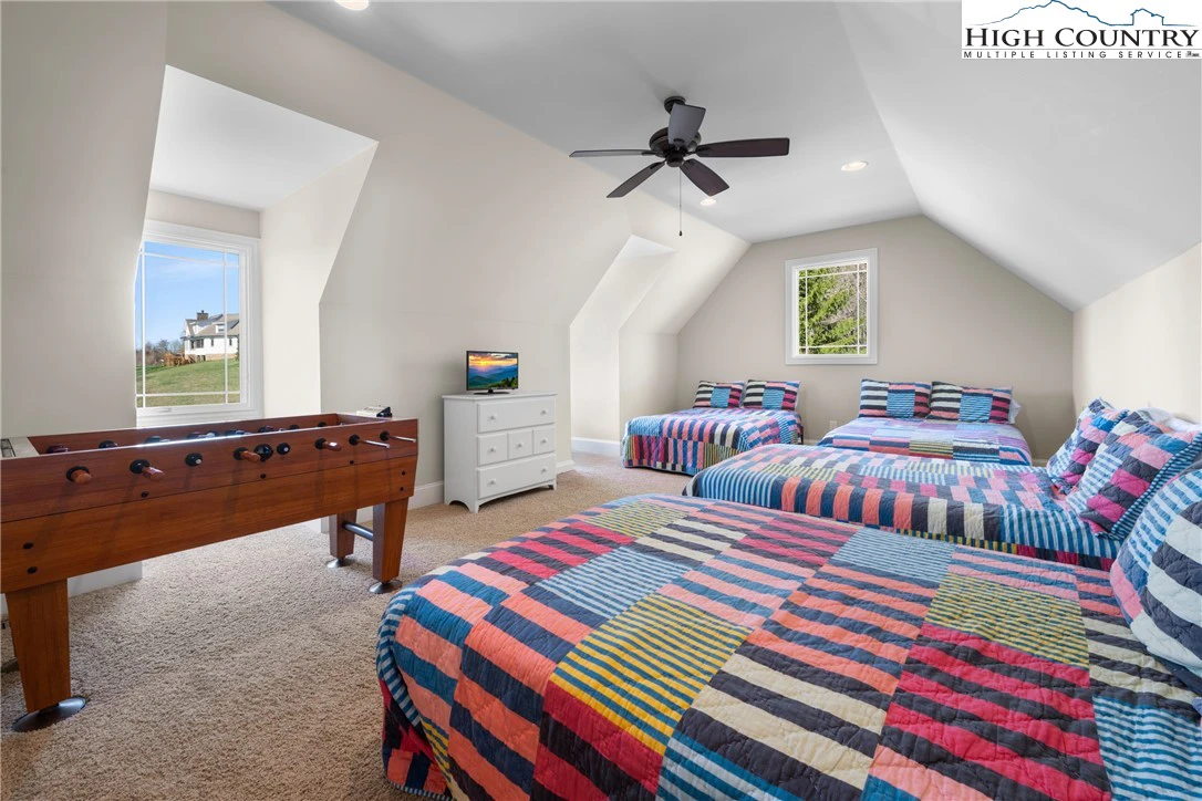 Image number 7 for the current listing
