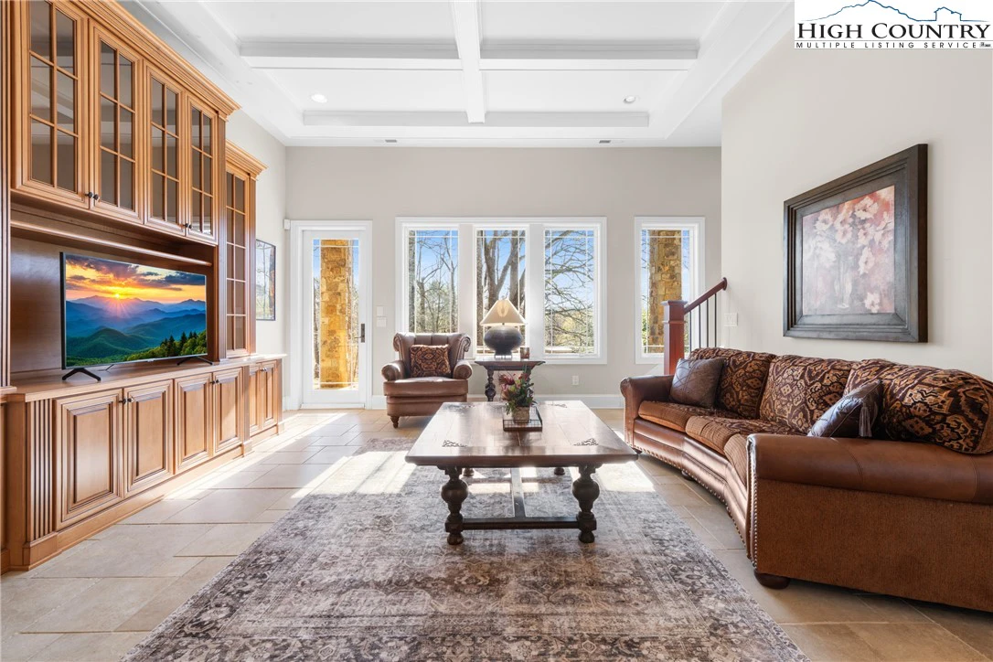 Image number 9 for the current listing