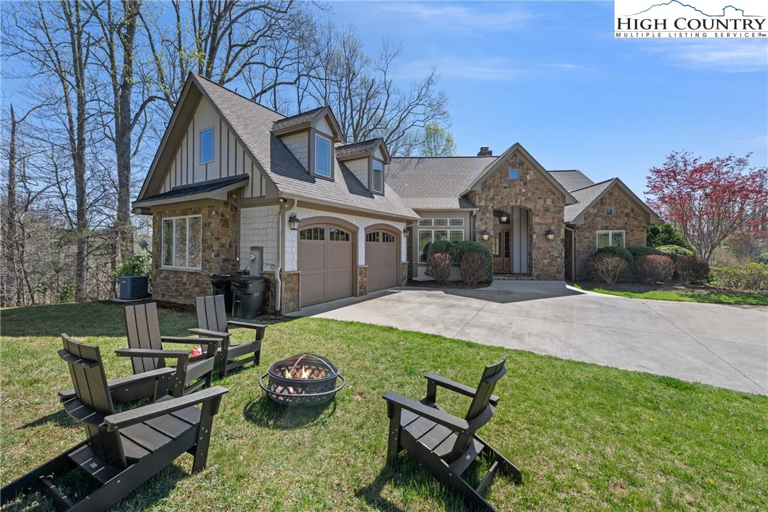 Image number 17 for the current listing