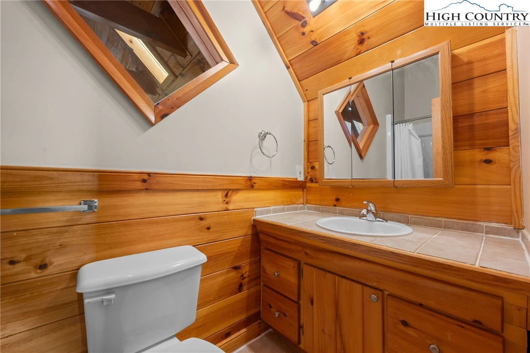 Image number 5 for the current listing