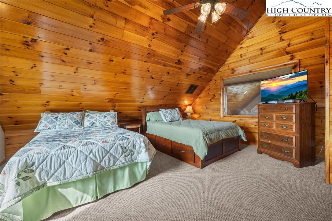 Image number 4 for the current listing