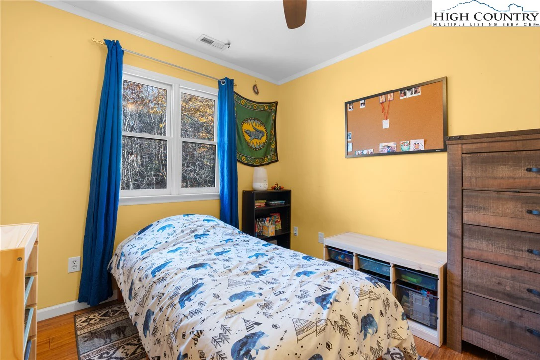 Image number 5 for the current listing