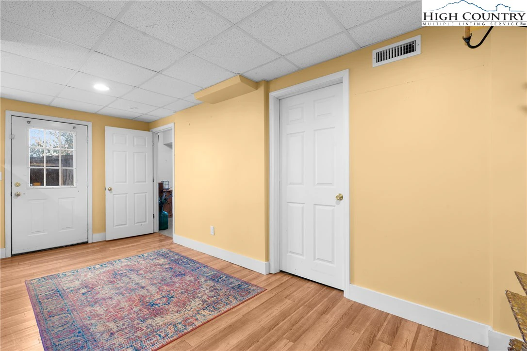Image number 10 for the current listing