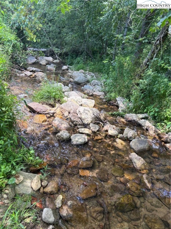 Image number 17 for the current listing
