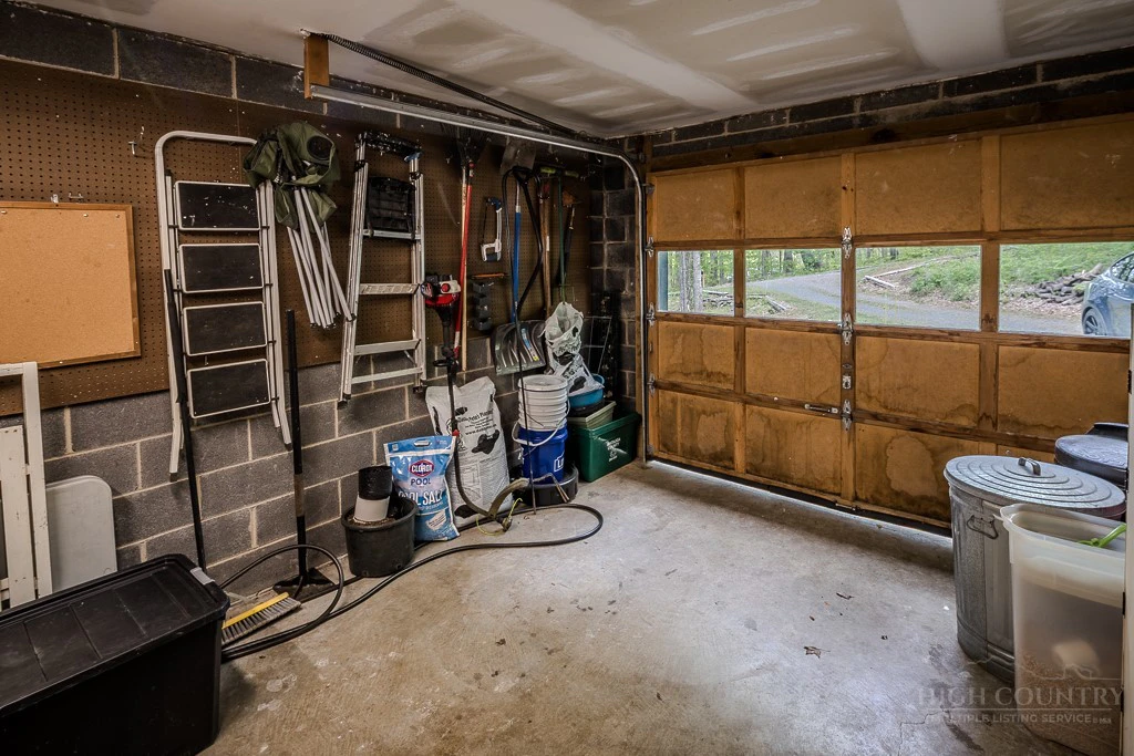 Image number 12 for the current listing