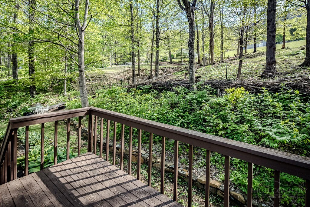 Image number 14 for the current listing
