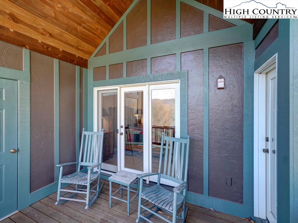 Image number 4 for the current listing