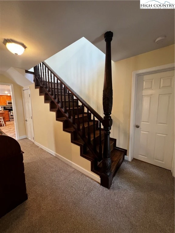 Image number 4 for the current listing