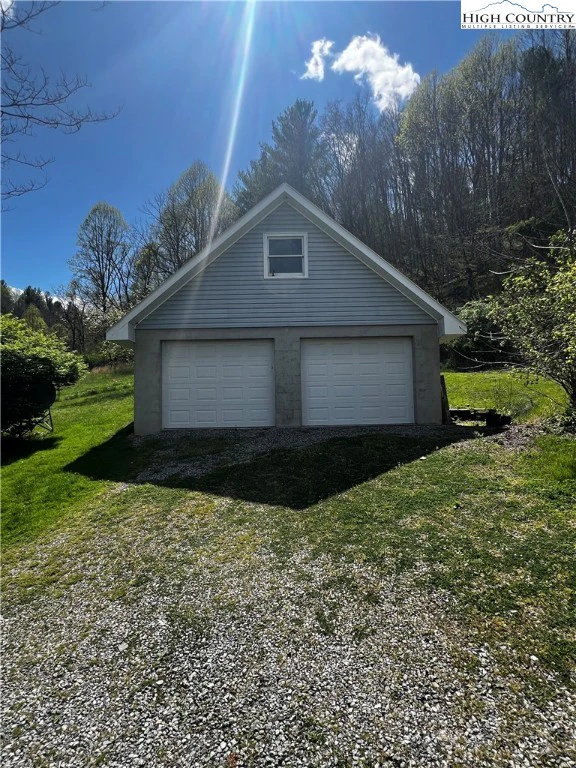 Image number 23 for the current listing