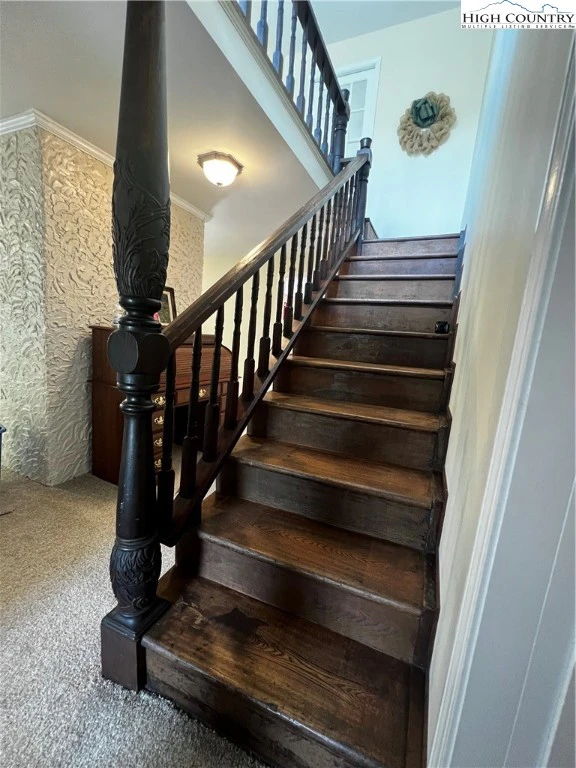 Image number 5 for the current listing