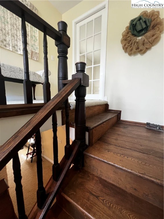 Image number 7 for the current listing