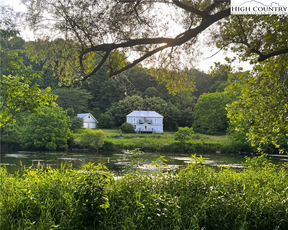 Image number 1 for the current listing