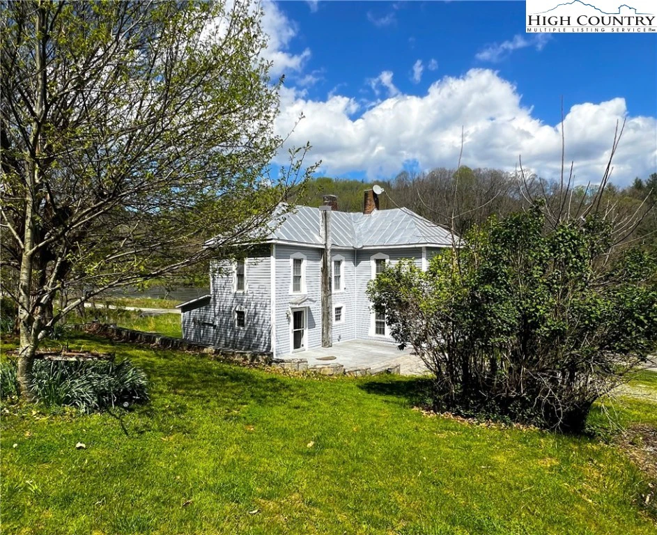 Image number 27 for the current listing