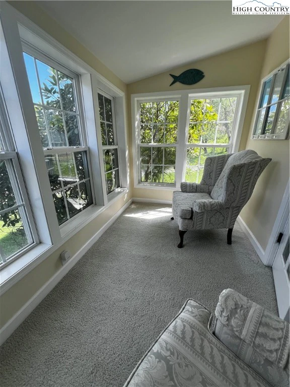 Image number 3 for the current listing