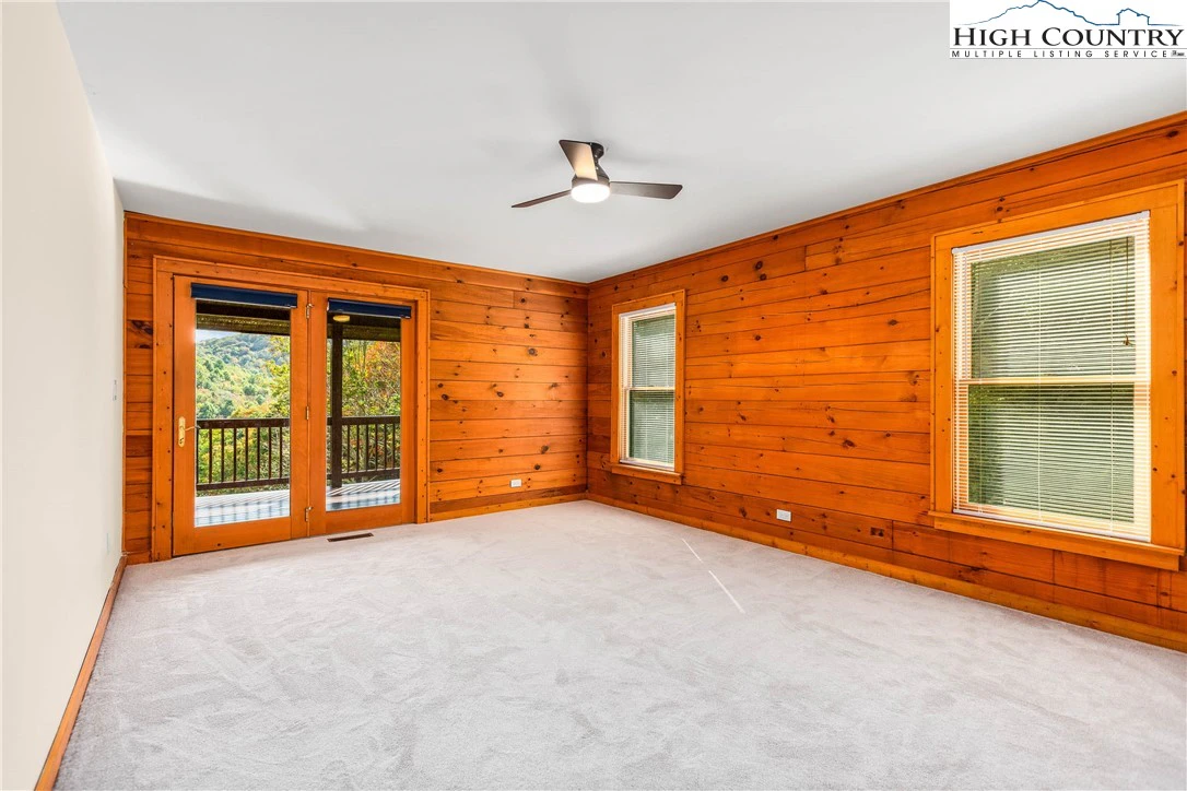 Image number 4 for the current listing