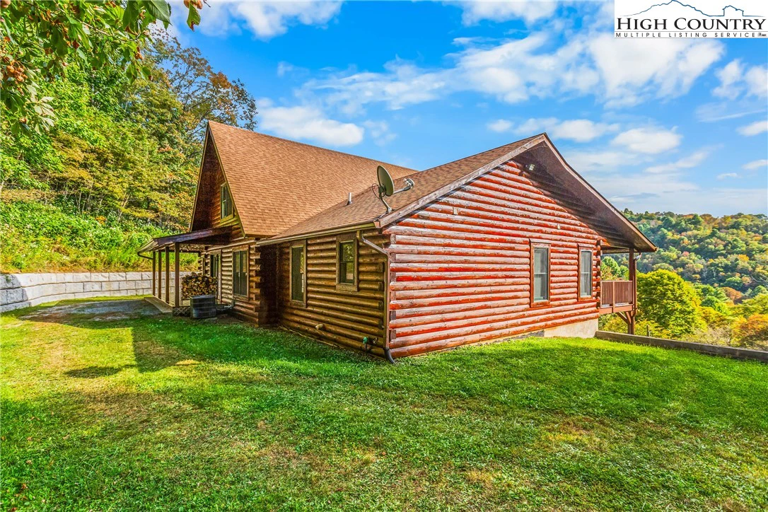 Image number 19 for the current listing