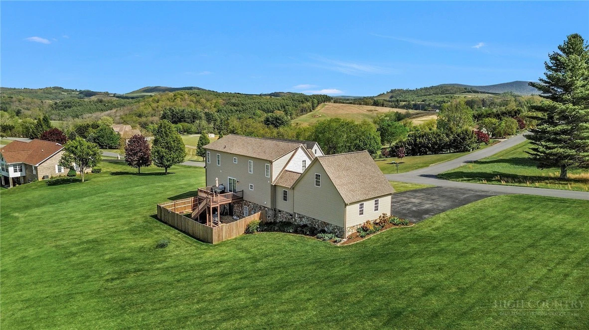 Image number 19 for the current listing