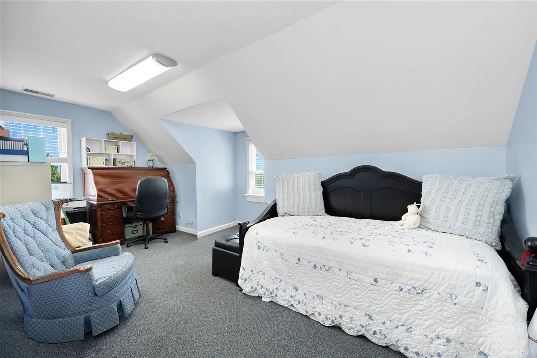 Image number 4 for the current listing