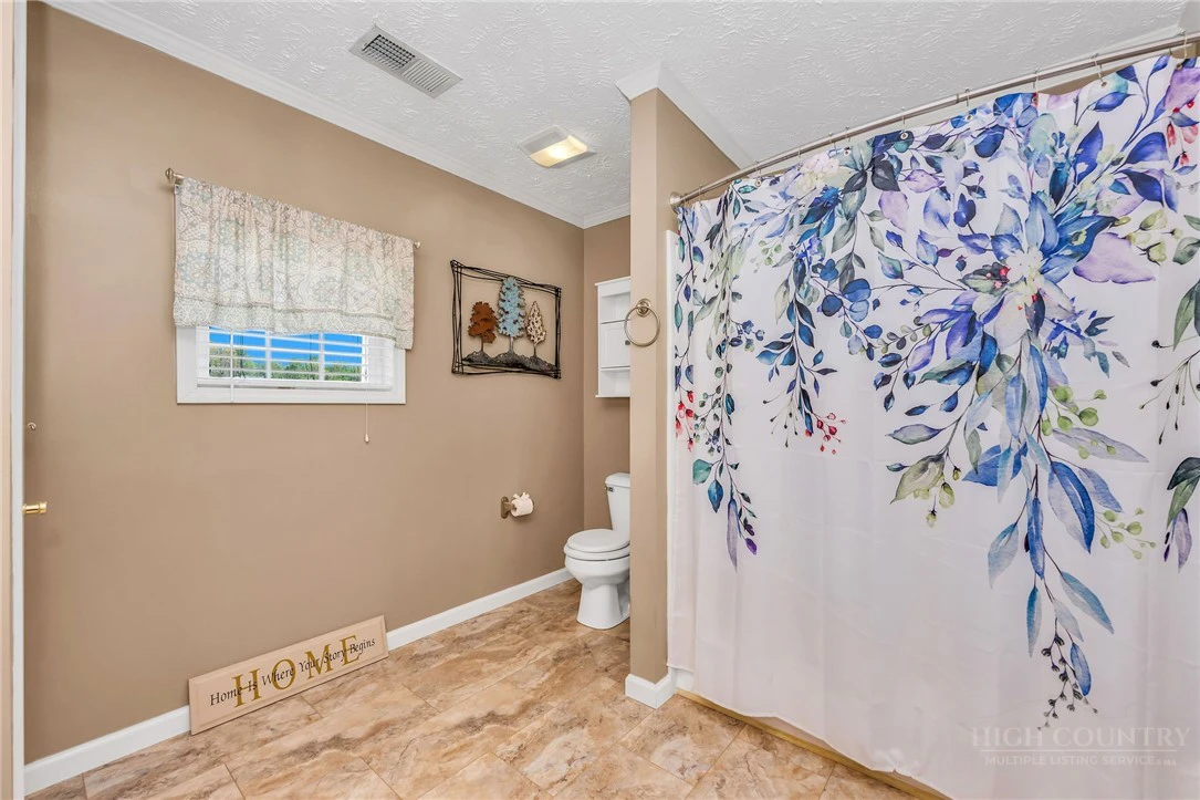 Image number 7 for the current listing
