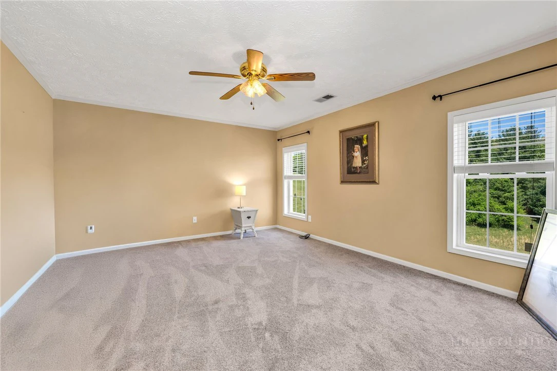 Image number 8 for the current listing