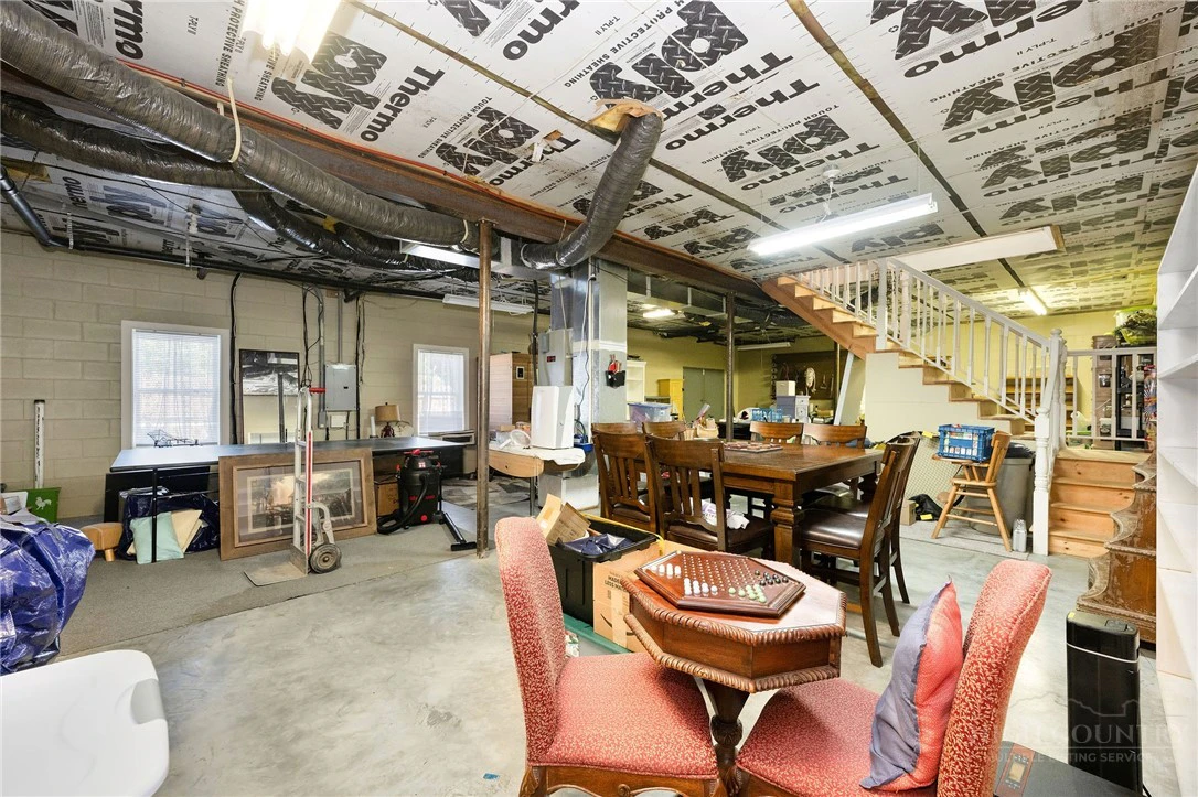 Image number 13 for the current listing