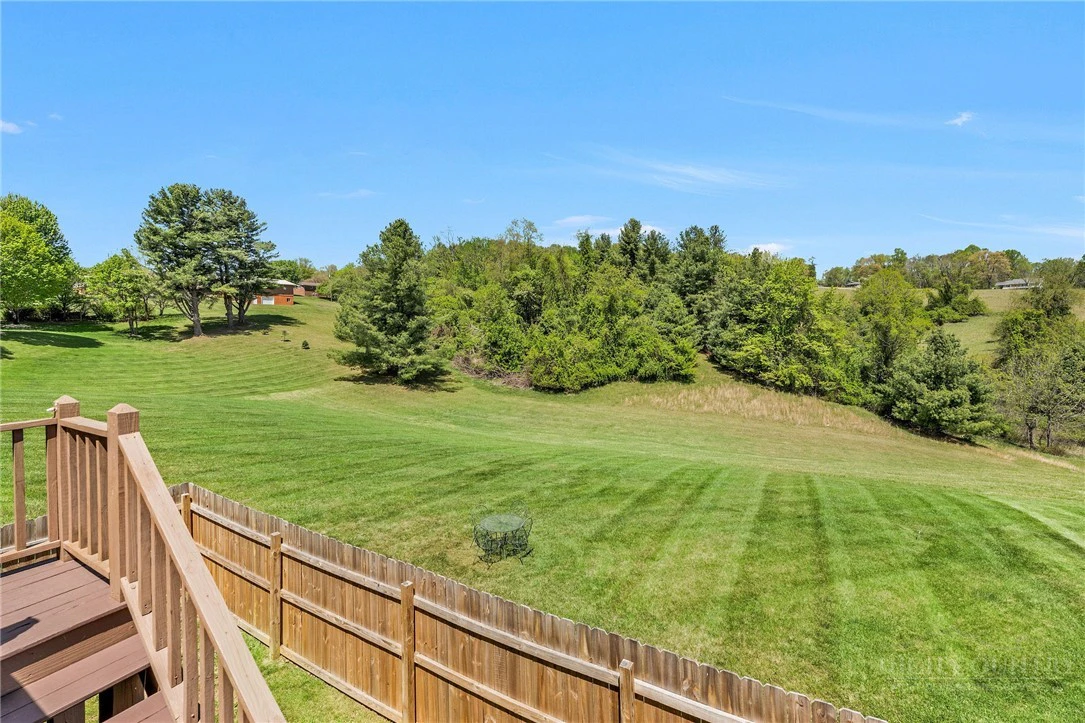 Image number 15 for the current listing