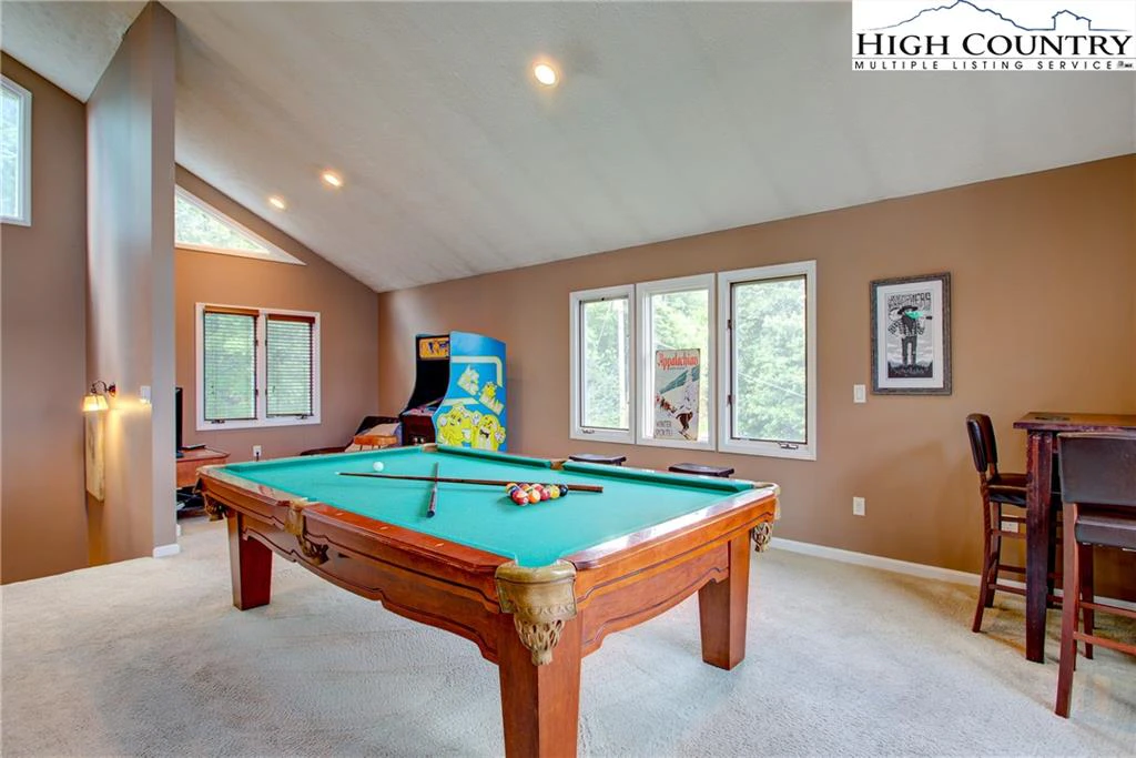 Image number 3 for the current listing