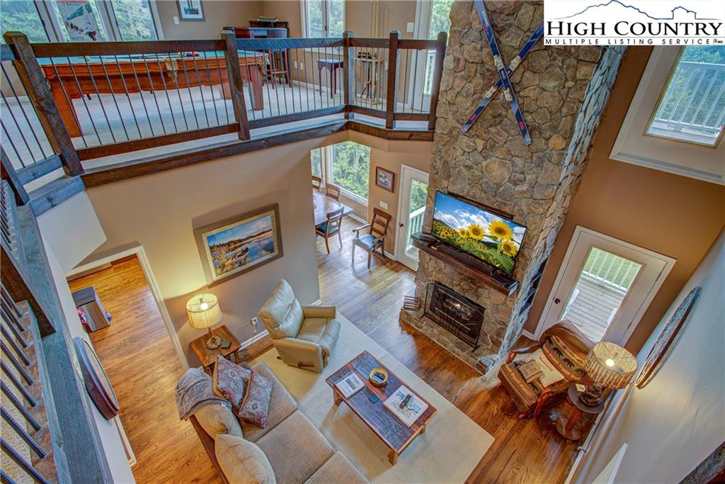 Image number 5 for the current listing