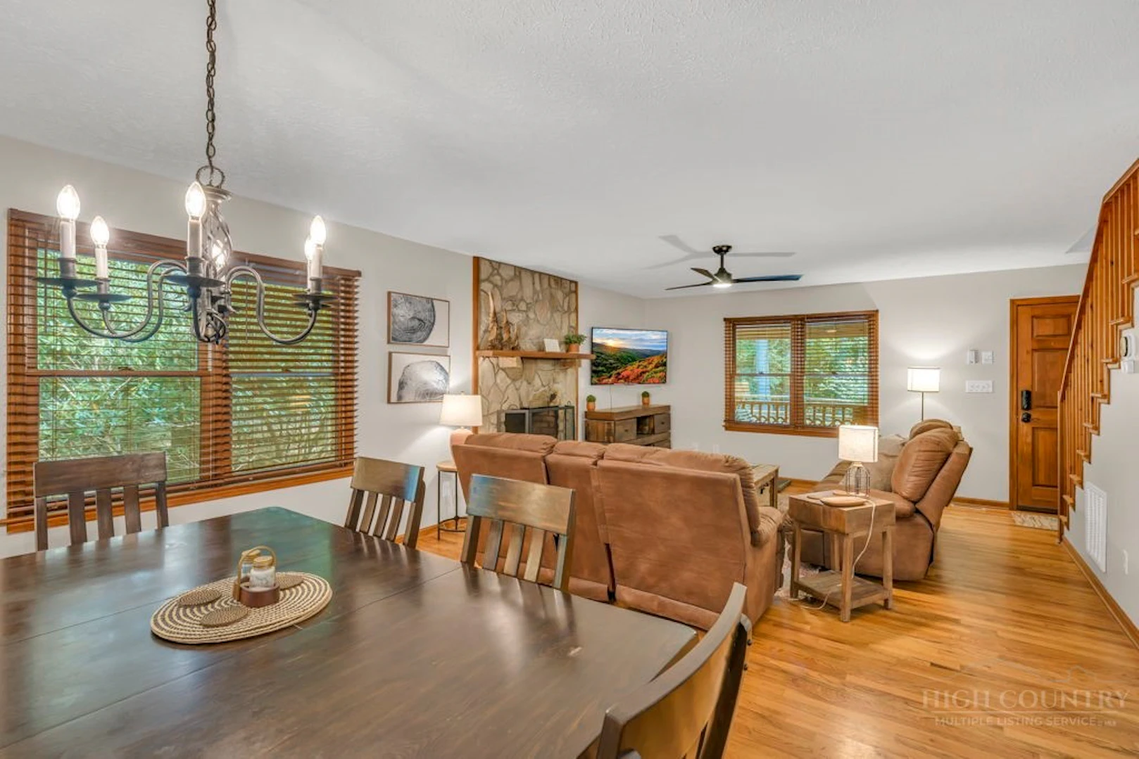 Image number 9 for the current listing
