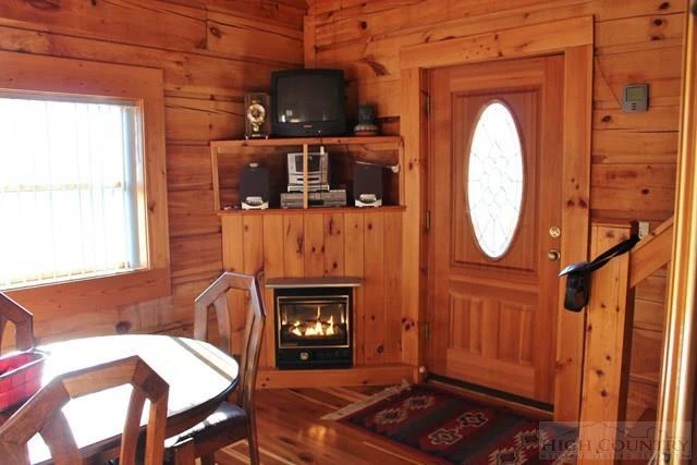 Image number 6 for the current listing