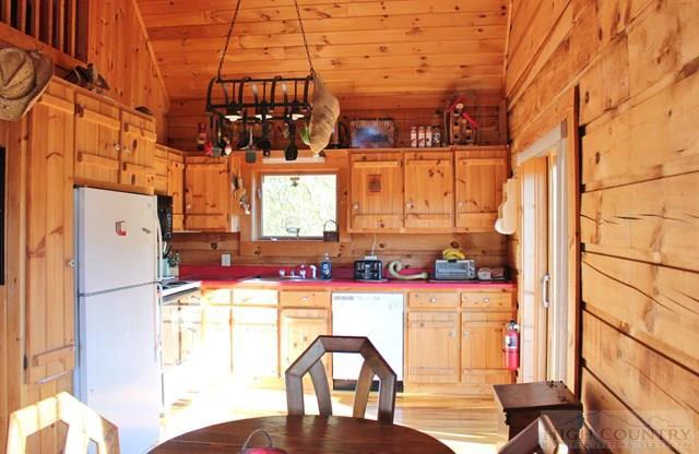 Image number 7 for the current listing