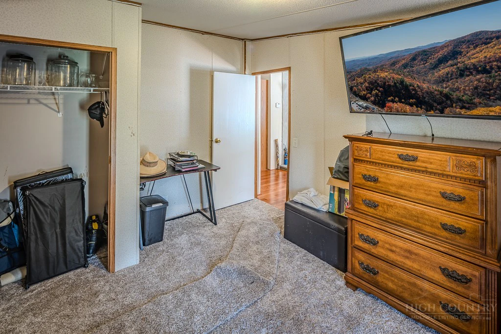 Image number 7 for the current listing