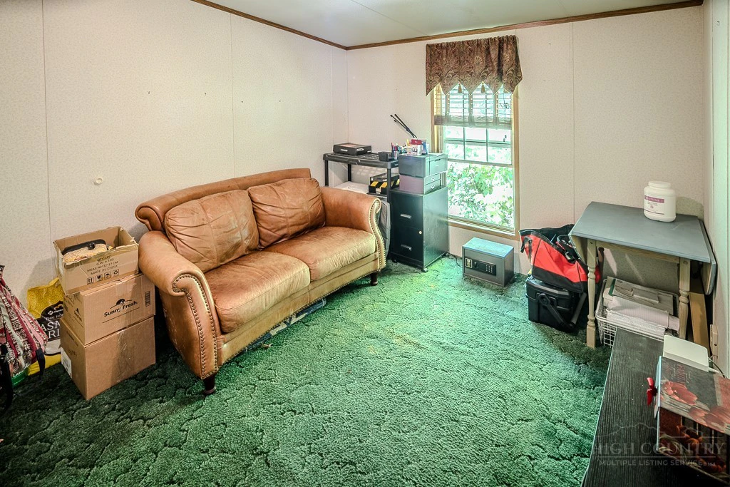 Image number 9 for the current listing