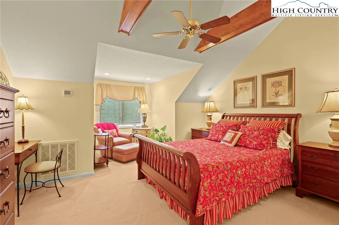 Image number 4 for the current listing