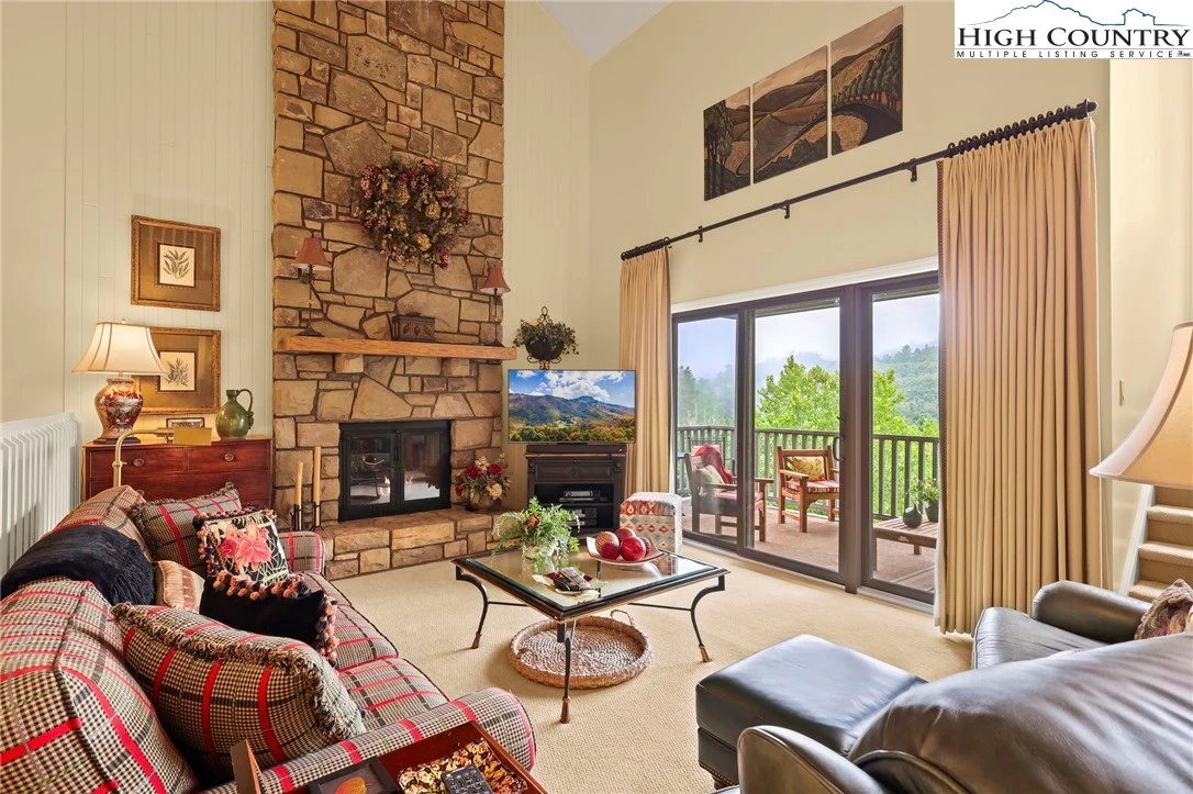 Image number 18 for the current listing