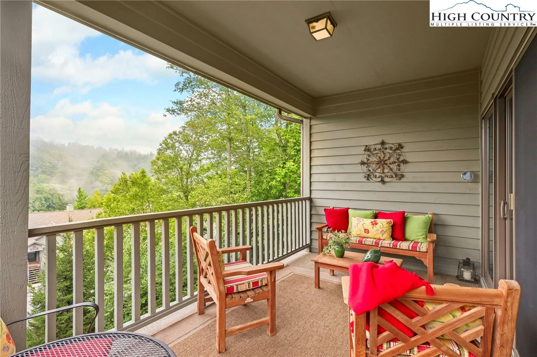 Image number 12 for the current listing